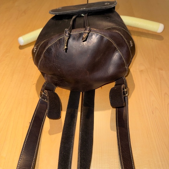 Elegant Dark Brown Leather Backpack - Picture 9 of 16